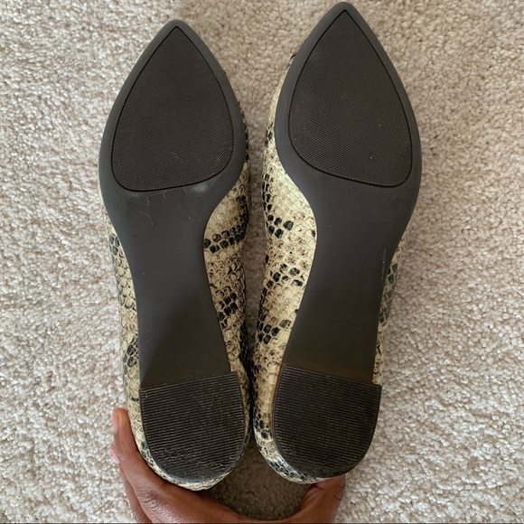 Tory Burch SnakeSkin pointed Toe Flats Size 5.5 - Picture 7 of 15
